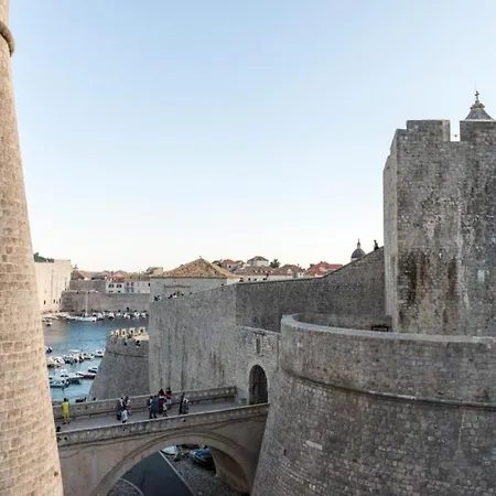 Santa- One Bedroom With Terrace And Fort View