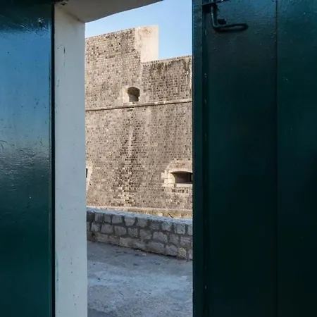 Santa- One Bedroom With Terrace And Fort View Lägenhet